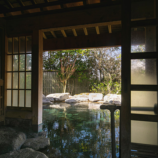 Semi-Outdoor Rock Bath